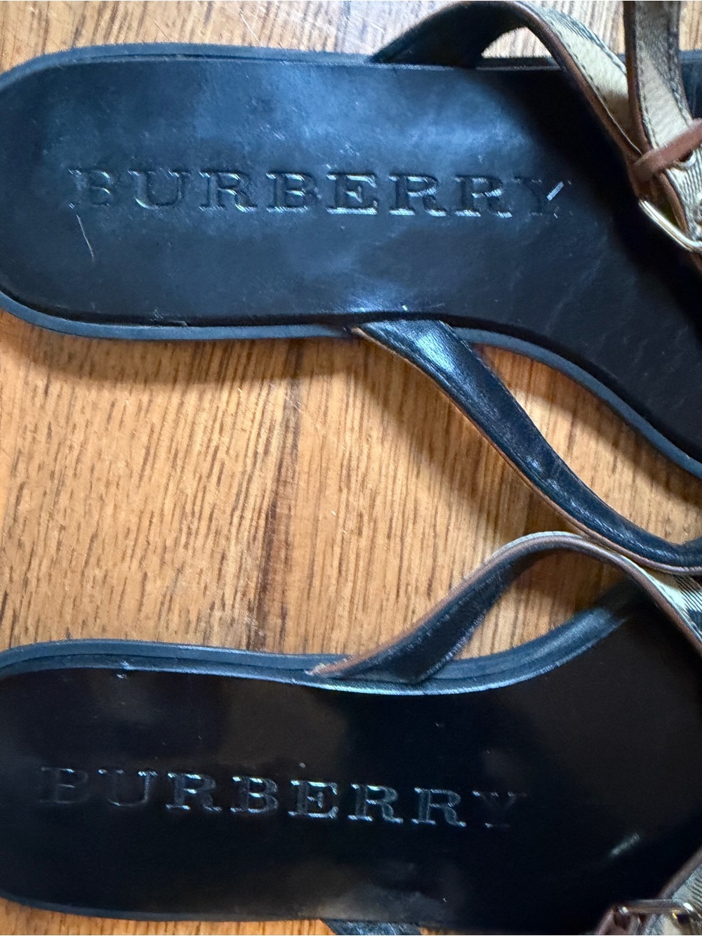 Burberry Black Leather & Classoc Check Sandals - Size 8 - Picture 2 of 4